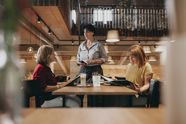 Einkehr im stilvoll-gemtlichen Restaurant  Elke Roth